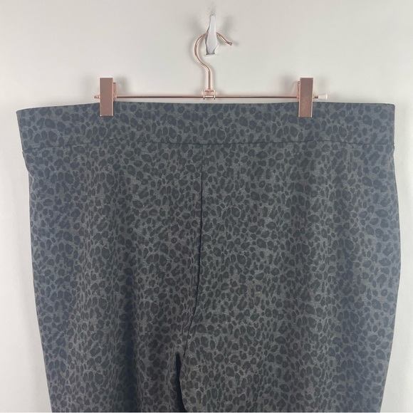 NYDJ Pull On Straight Leg Knit Pants Gray Leopard Print Soft & Stretchy Size 16 - Picture 8 of 14